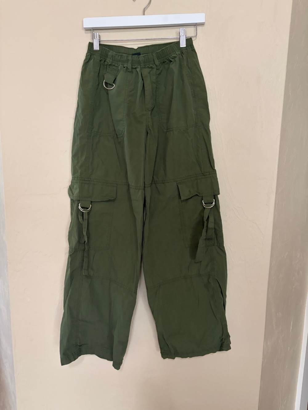 wild fable MR Olive Green Wide Leg Cargo Pants. Excellent Condition!